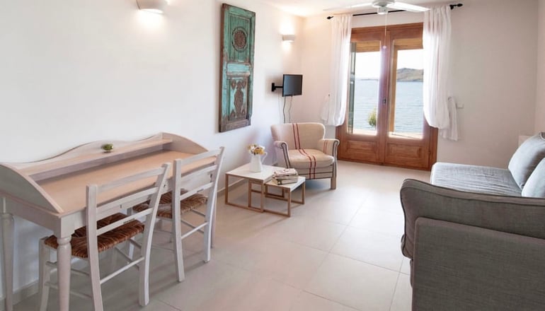 Birds Bay - Πέτρα, Λέσβος