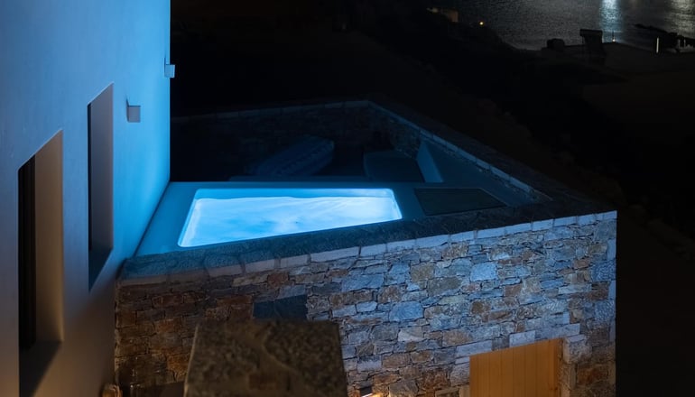 4* Zetine Suites - Αλοπρόνοια, Σίκινος