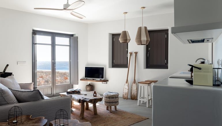 4* Zetine Suites - Αλοπρόνοια, Σίκινος