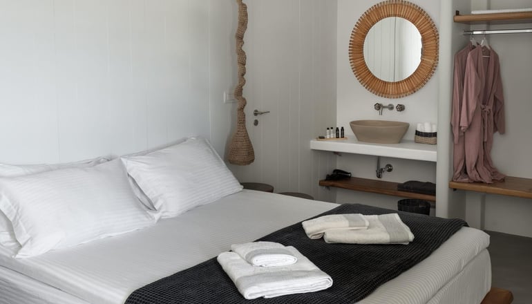 4* Zetine Suites - Αλοπρόνοια, Σίκινος