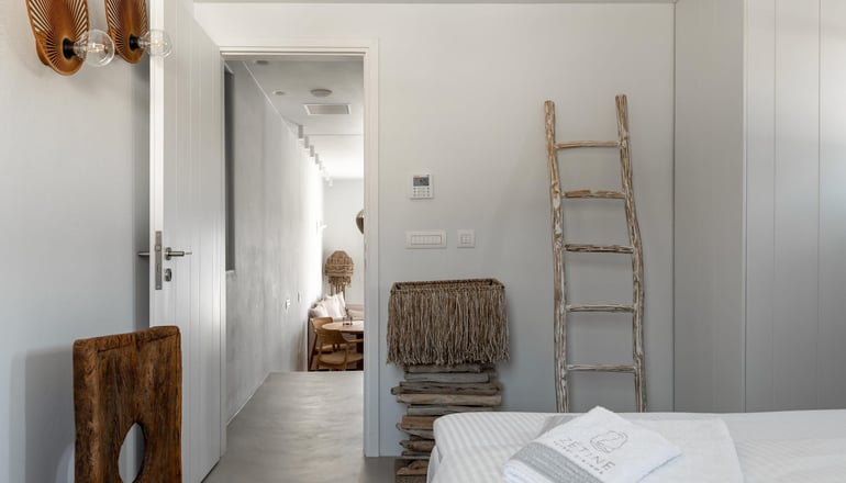 4* Zetine Suites - Αλοπρόνοια, Σίκινος