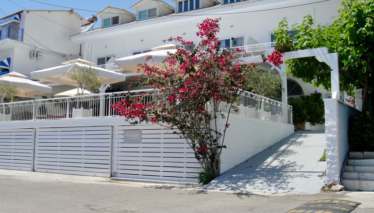 Paradisos Guesthouse - Άγιοι Πάντες, Γαλαξίδι