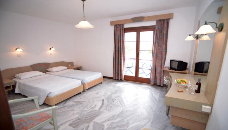 4* Porto Paros