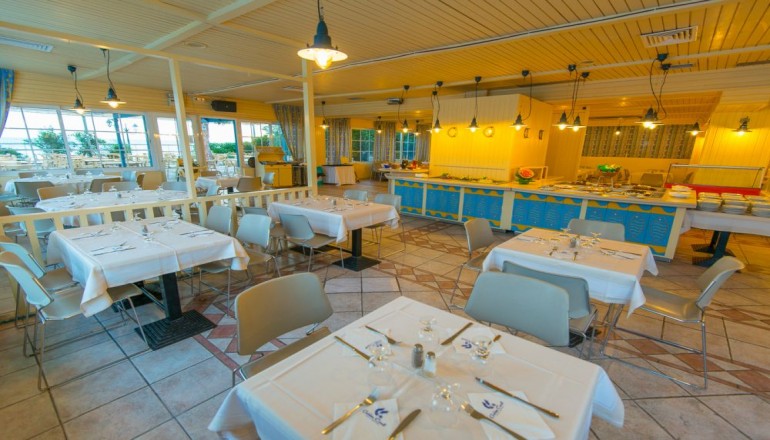 4* Golden Coast Hotel