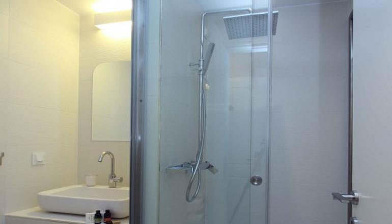 5* Metropolis Hotel