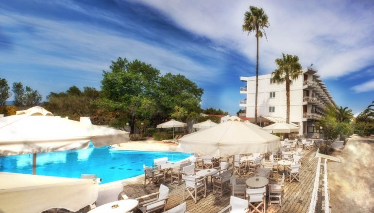 Eden Beach Plaka Hotel