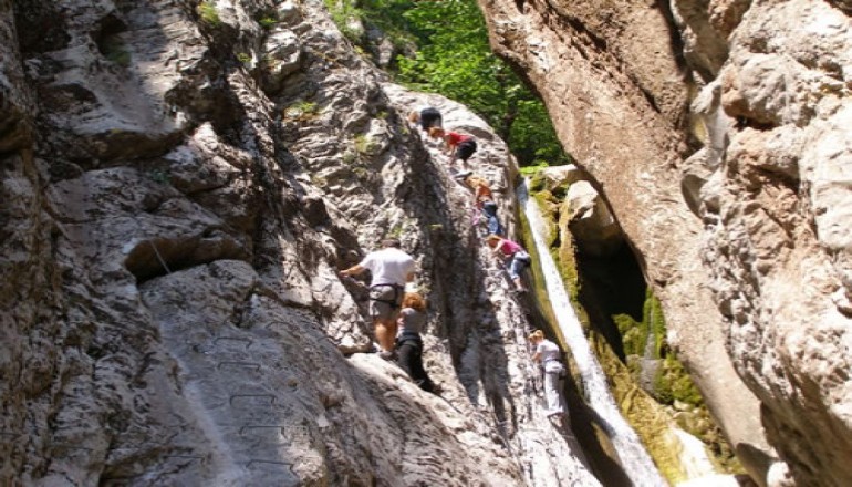 Ξενώνας Σεμέλη - ΕΥ ΖΗΝ -ACTIVE