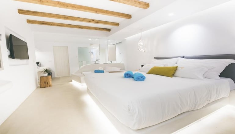 4* Adel Private Suites