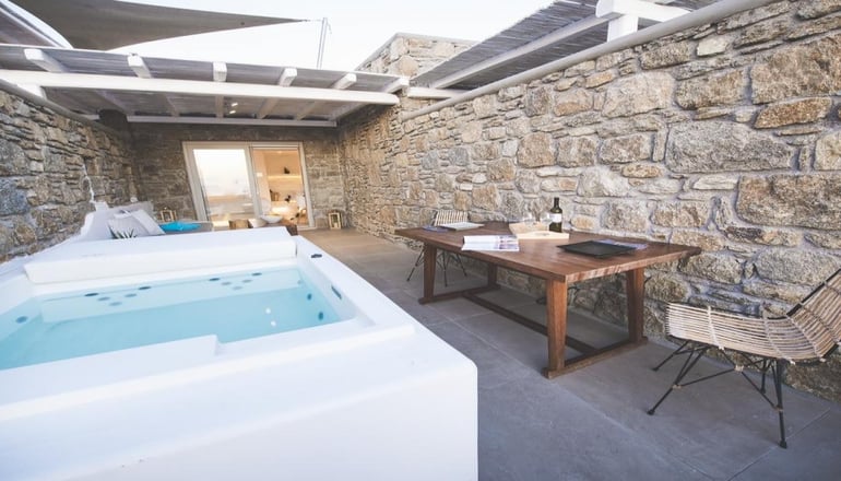 4* Adel Private Suites