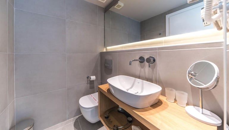 4* Adele Beach Hotel