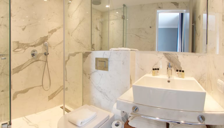 4* Aenos Hotel