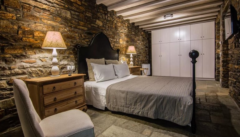 4* Aeolis Tinos Suites