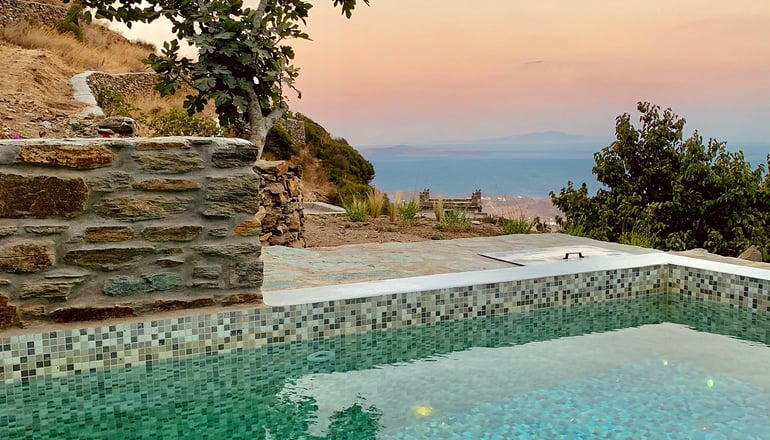 4* Aeolis Tinos Suites