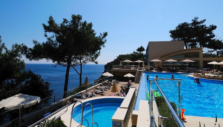 4* Akrotiri Beach Hotel