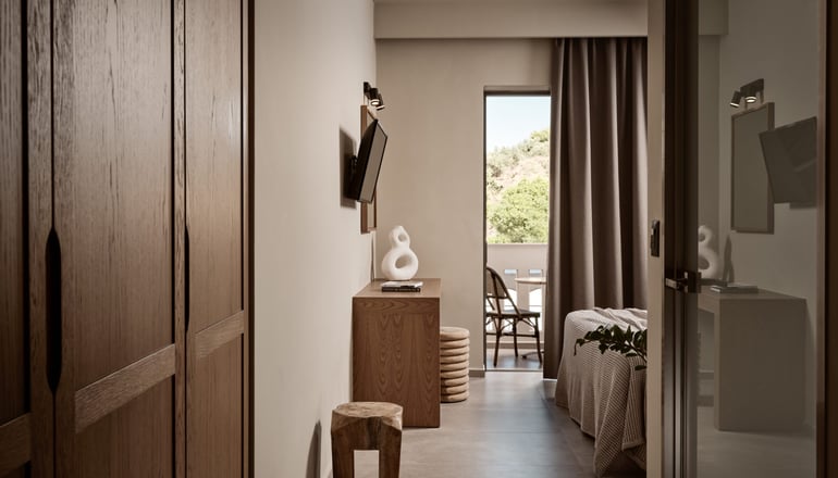 4* Alamis Hotel & Apartments