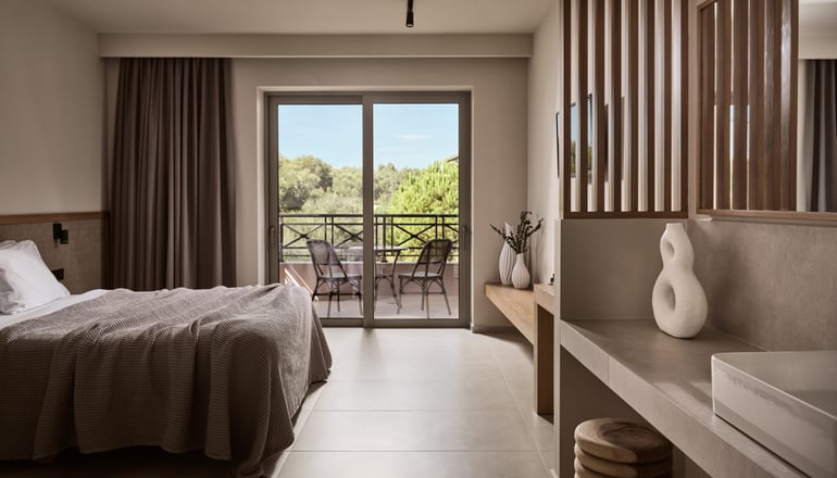 4* Alamis Hotel & Apartments