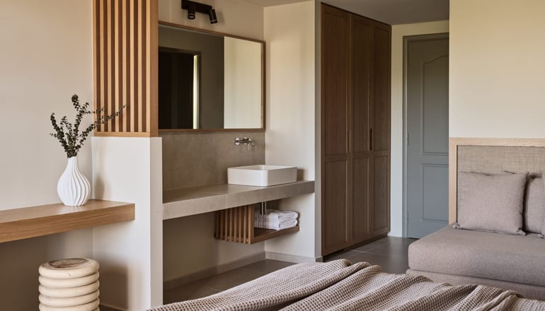 4* Alamis Hotel & Apartments