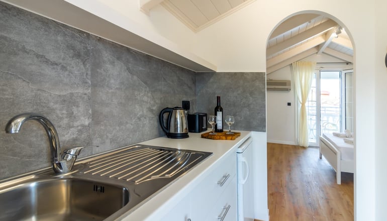 4* Alamis Hotel & Apartments