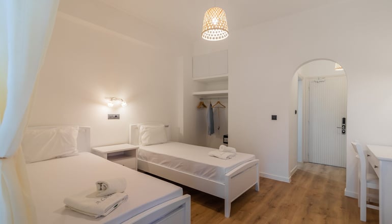 4* Alamis Hotel & Apartments