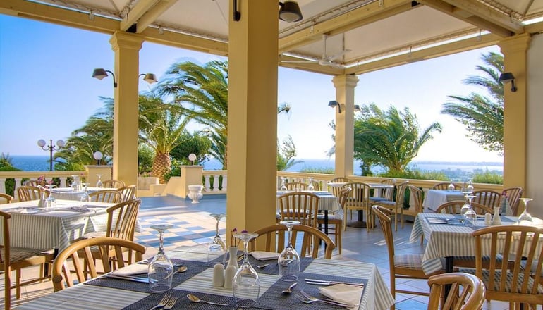 4* Arion Palace Hotel
