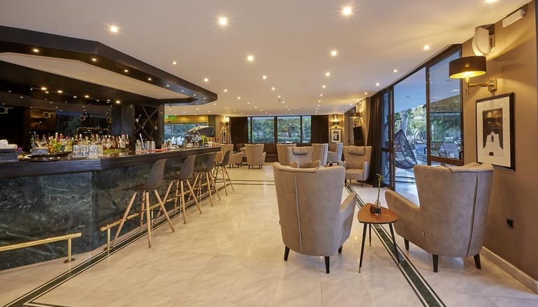 4* Athenian Riviera Hotel & Suites