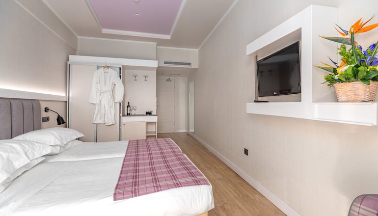 4* Athens Cypria Hotel