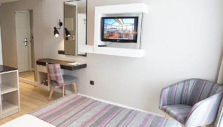 4* Athens Cypria Hotel