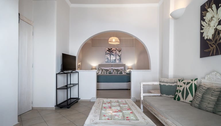 4* Athermi Suites - Μεγαλοχώρι, Σαντορίνη
