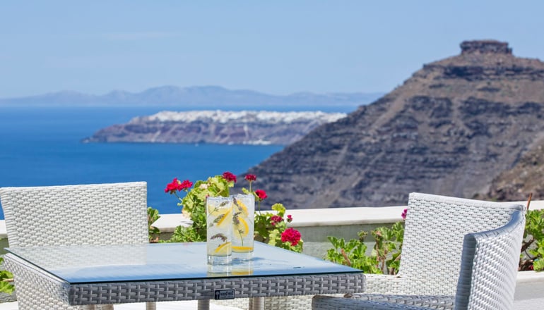 4* Atlantis Hotel Santorini