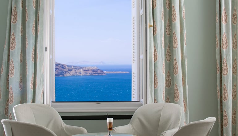 4* Atlantis Hotel Santorini