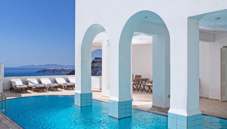 4* Atlantis Hotel Santorini