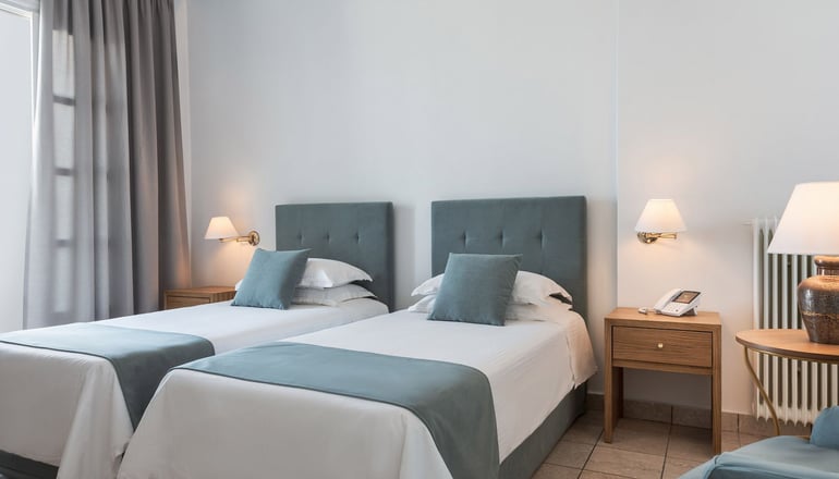 4* Atlantis Hotel Santorini