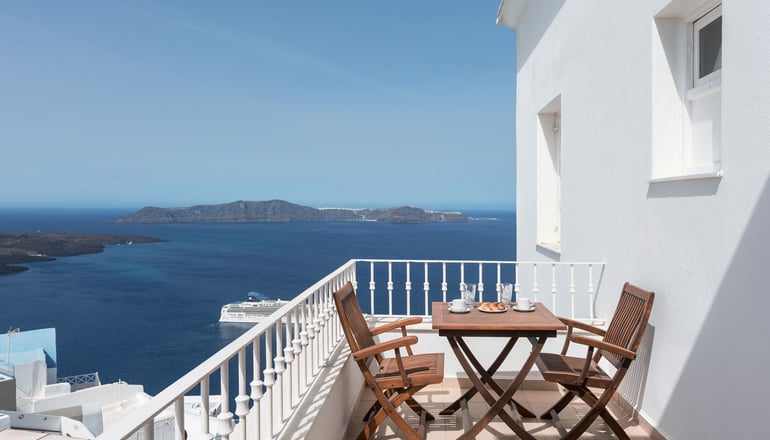 4* Atlantis Hotel Santorini