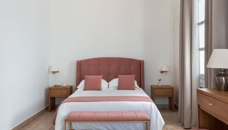 4* Atlantis Hotel Santorini