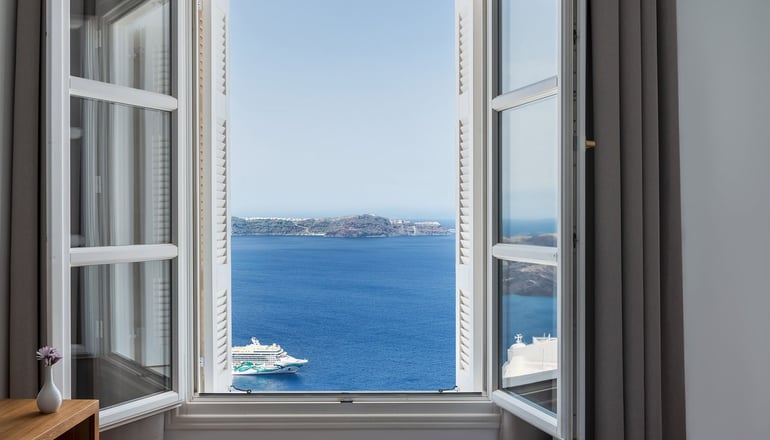 4* Atlantis Hotel Santorini