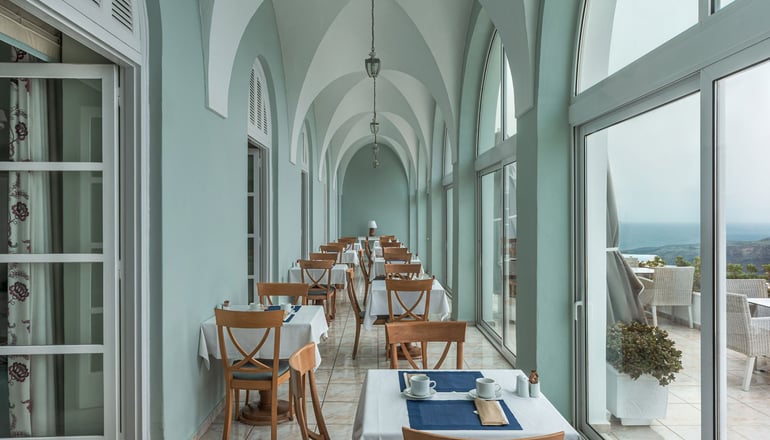 4* Atlantis Hotel Santorini