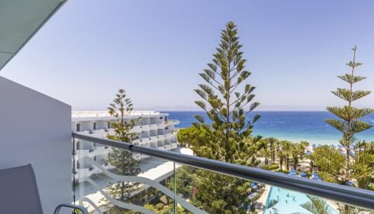 4* Blue Horizon Hotel