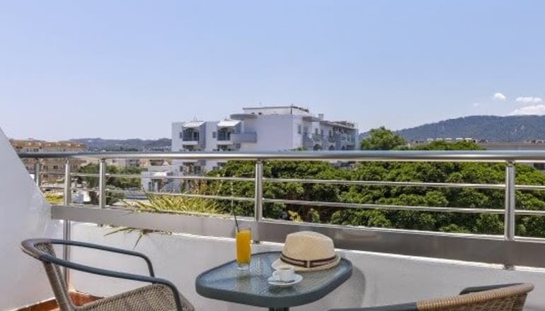 4* Blue Horizon Hotel