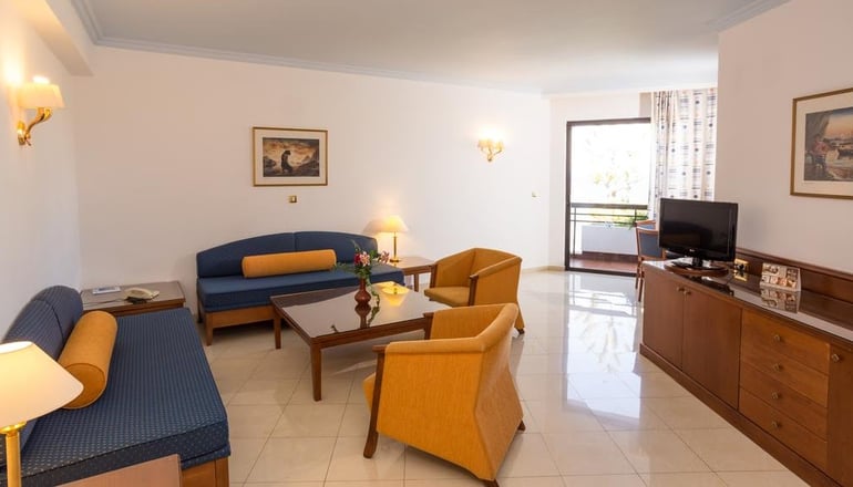 4* Blue Horizon Hotel