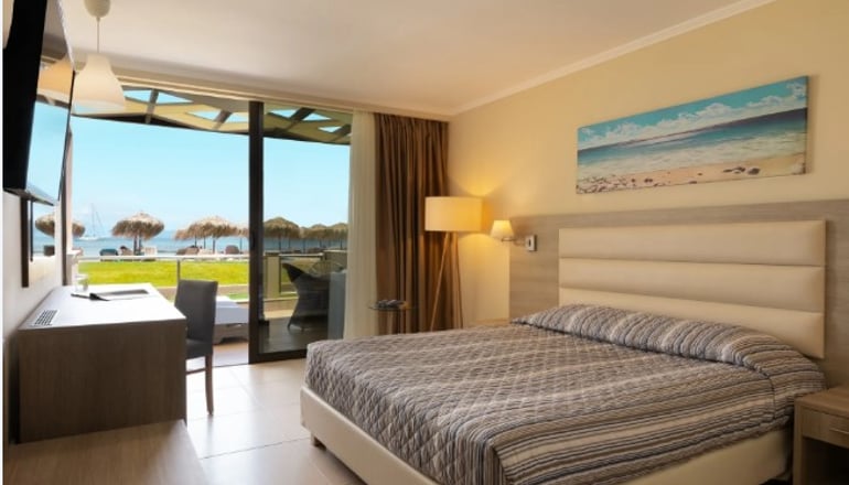 4* Canvas by Mitsis Messonghi - Μωραΐτικα, Κέρκυρα