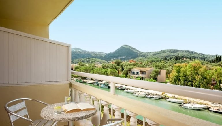 4* Canvas by Mitsis Messonghi - Μωραΐτικα, Κέρκυρα