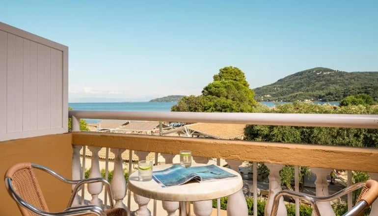 4* Canvas by Mitsis Messonghi - Μωραΐτικα, Κέρκυρα