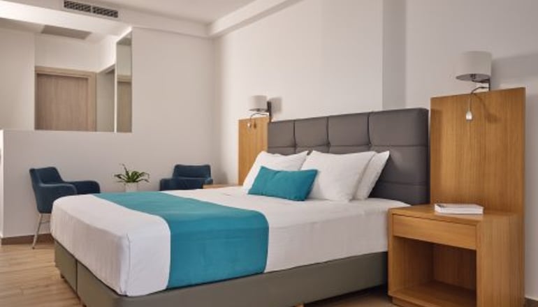 4* Cavo Orient Beach Hotel