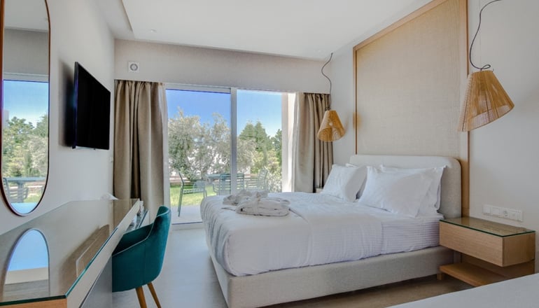 4* Colonides Beach Hotel