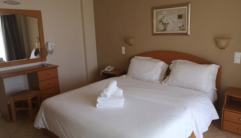 4* Colonides Beach Hotel