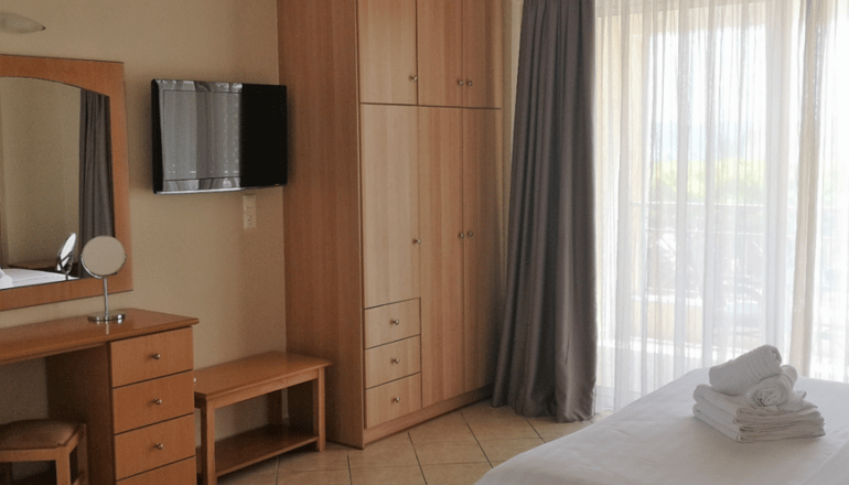 4* Colonides Beach Hotel