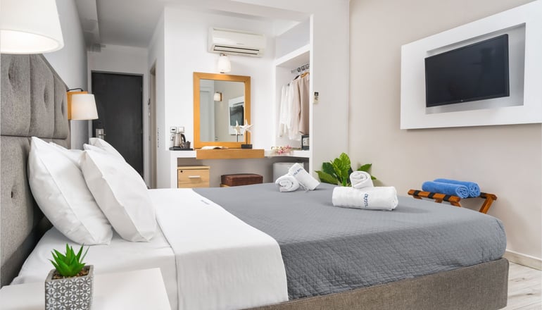 4* Crystal Beach Hotel