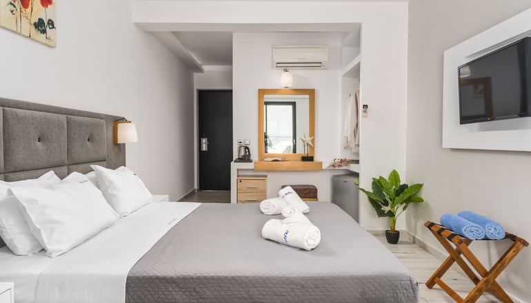 4* Crystal Beach Hotel