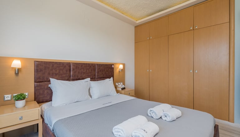 4* Crystal Beach Hotel