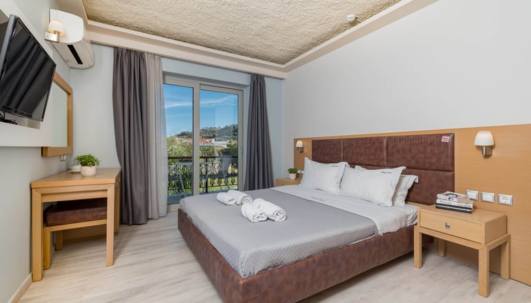 4* Crystal Beach Hotel